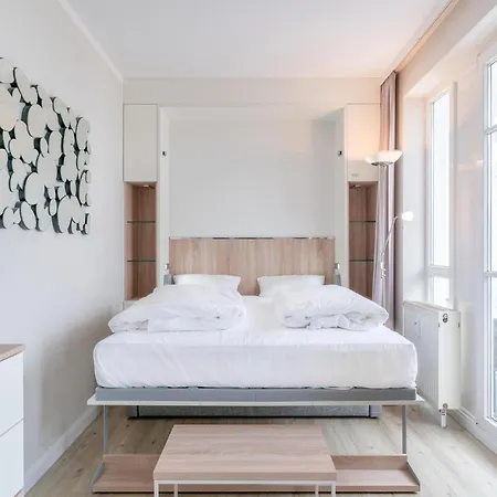 Apartment Perfekt Fuer Zwei Moderne Mit Balkon In *