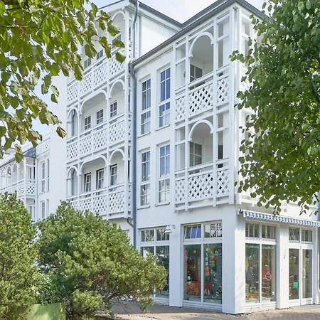 Perfekt Fuer Zwei Moderne Mit Balkon In Apartment