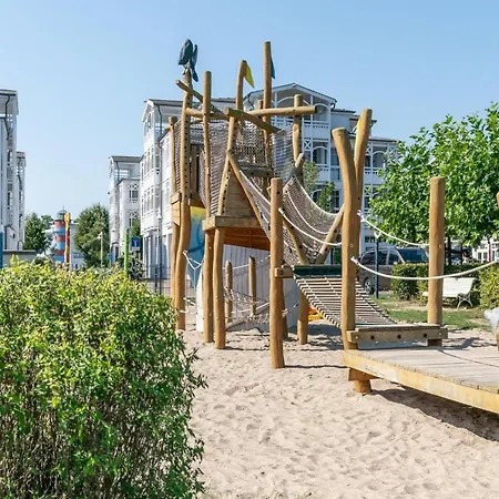 Perfekt Fuer Zwei Moderne Mit Balkon In Apartment